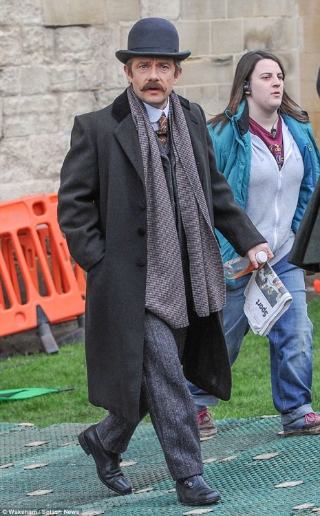 otterlockandhedgeson:Martin Freeman on Setlock (22.01.2015)(X)