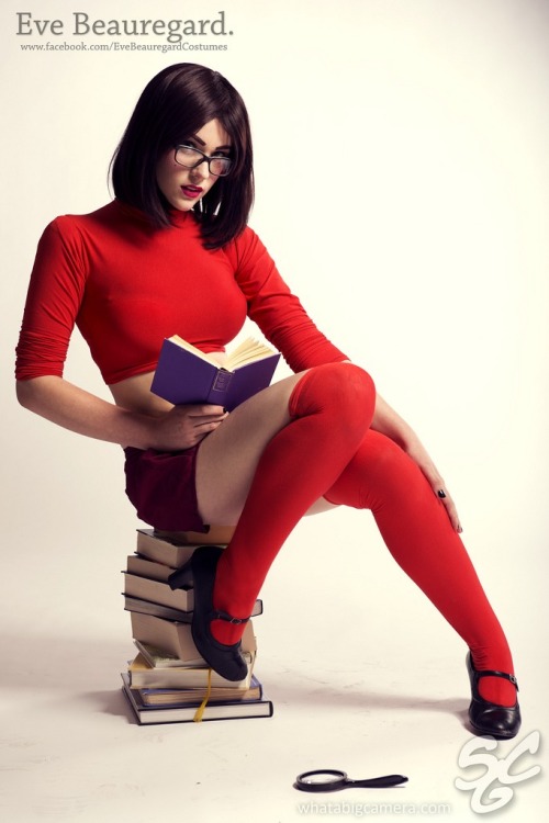 Reminds me of a very sexy velma