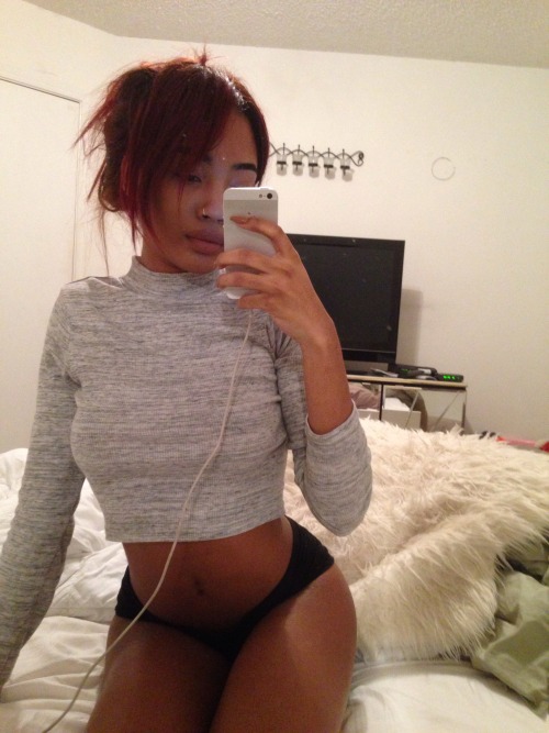melaninhoe:  LOWKEY WANT TO BRING THE RED BACK
