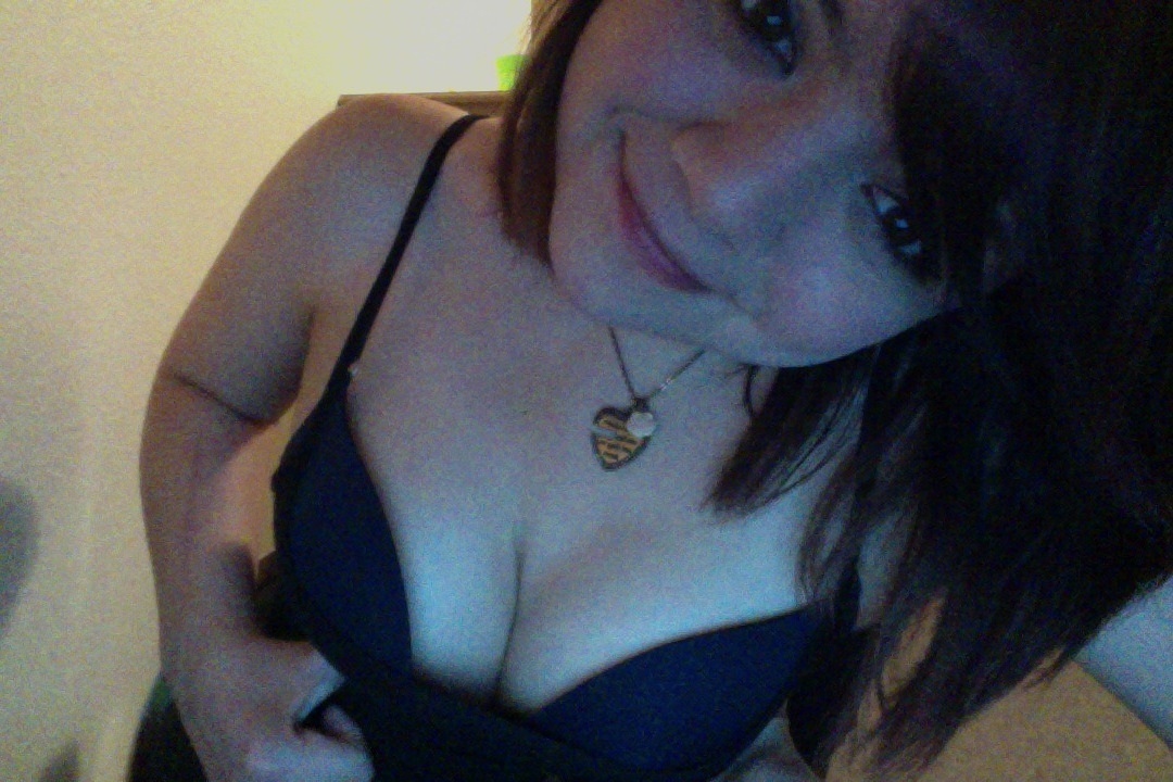 alex-arr:  Topless Thursday. Now follow me! :3