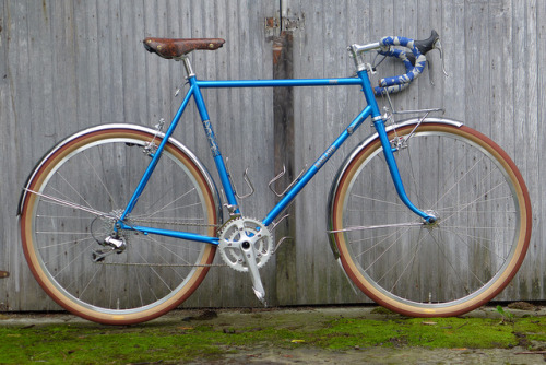 bikehutt: somafab: untitled by Andrew_Squirrel on Flickr. Love everything but the bar tape, which sh