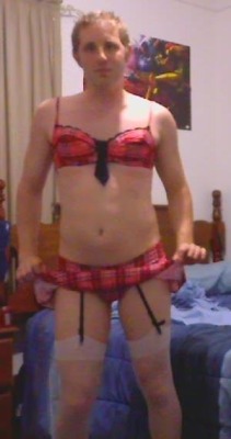 jennytoes:  school girl guy   I like that