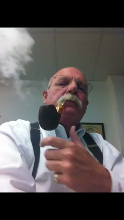 soakeduk: graypinstripesuit: the-jv: briarman:  My bosses pipe smoke was intoxicating  Woof. This gu