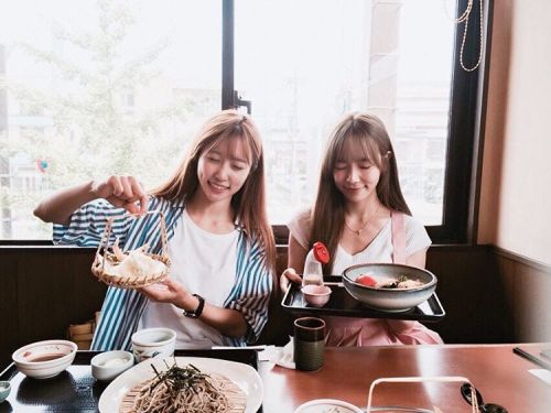 160815 | CocoSori sr__jesus: Everyone~(^○^)CocoSori arrived well in Japan We’re eating delicious Jap