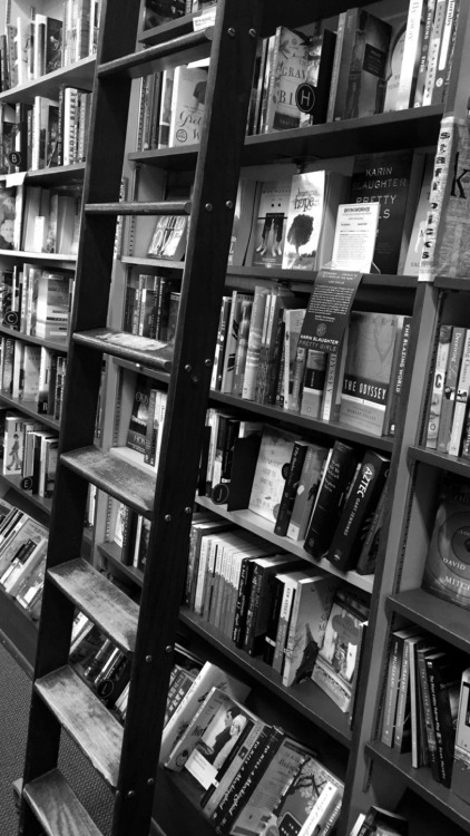 eunoia-les:  Bookstores are congenial. 