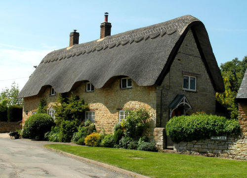 fayfreshwater:  Thatched Cottage. 