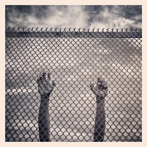 instagram:  Documenting the US-Mexico Border with Charles Ommanney  To see more photos from Charles’s work in Mexico and across the world, follow @charlesommanney on Instagram.  A desire to better understand the immigration debate brought photographer