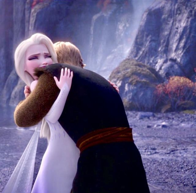 Elsa and Kristoff • Frozen II #elsa#kristoff#frozen#frozen 2#disney#screencap#f2