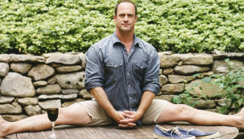 belualust: There’s never enough naked Christopher Meloni. Oh how I miss Oz