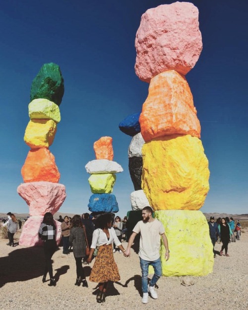 wafflestho: That boii sellin Rocks #lasvegas #sevenmagicmountains (at Seven Magic Mountains)