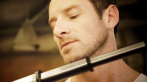 reliand:prettiestcaptain:so you know this little snarl thing Ian does? yeah that is super importantI