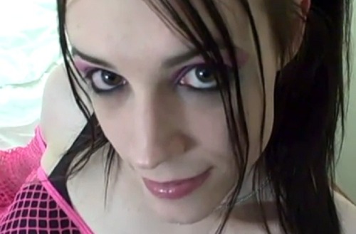 ricollove:  secretnaughtiness:  Kitty Kaiti  Hummmmm j'adore