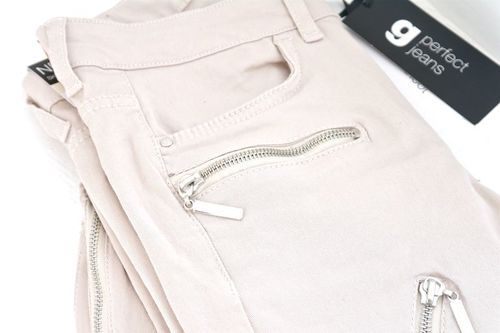 ellexoy:  Jennifer Larsson - on We Heart It. http://weheartit.com/entry/74264253/via/fakediamond
