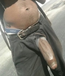 thickumsandthangs21:  Uncut Trade Dick! 