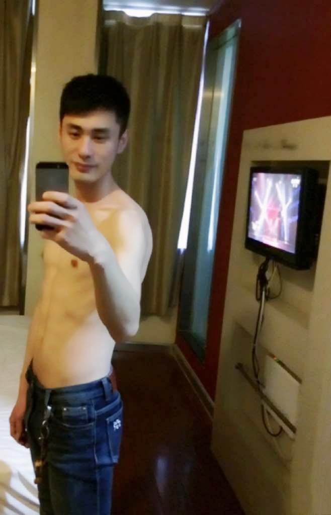 zlam333:  Hot guy