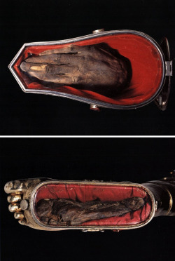 maertyrer:Reliquary with Hand and Foot of