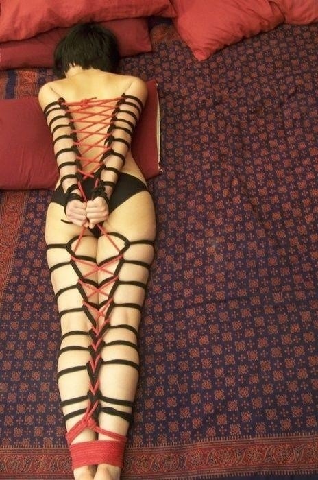 deviantmanifesto:  oldninja:  !!  Beautiful  Wow.  We’ll need to try this one at some point.