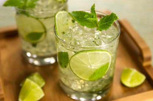  Mmmm, Mojitos! Check out different recipes of your favorite rum cocktail:http://www.cocktailpros.co