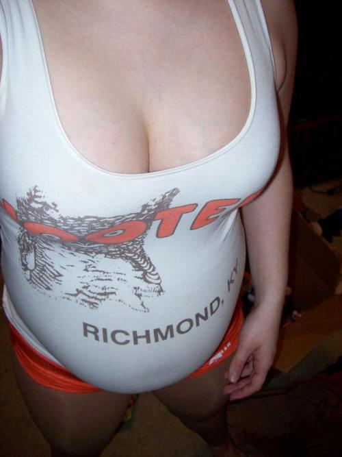 bkcomments - preggogirl - Pregnant Hooters girls. Could you guys...