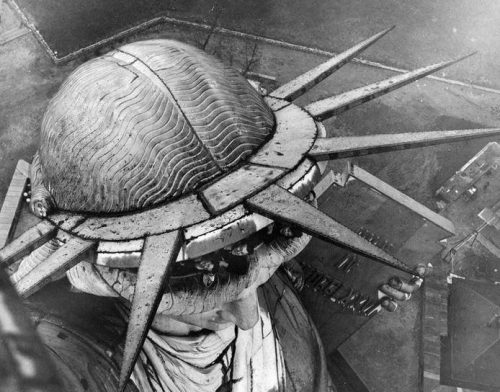 legendary-scholar:  This is quite a rare picture taken from the balcony on top of the torch of the Statue of Liberty. The balcony has been closed ever since 1916.