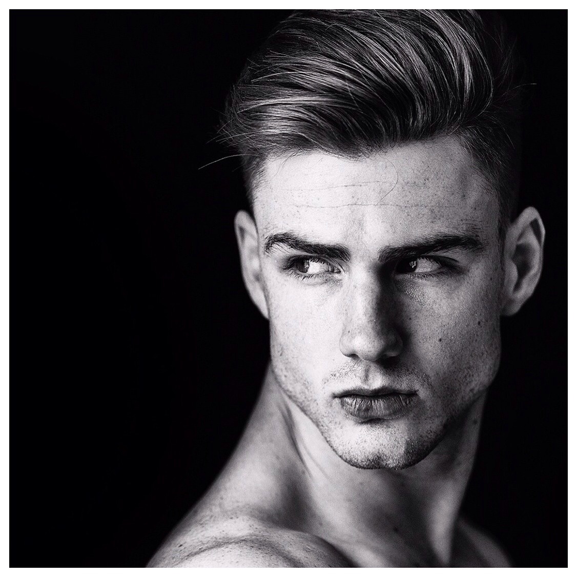 ADONIS ARCHIVE