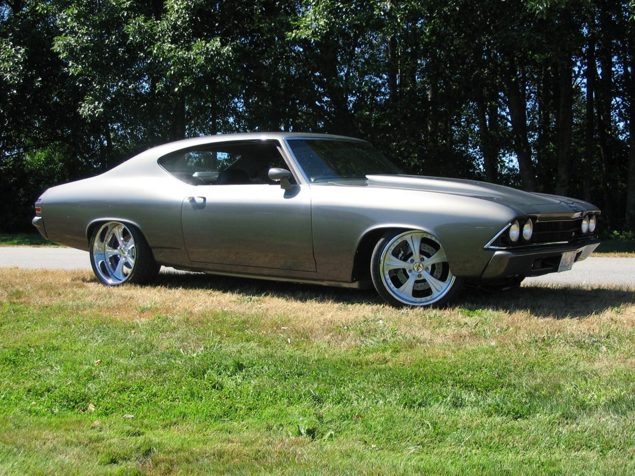 coqui81:  Guess Wat type of car this is 