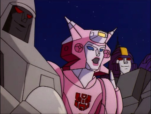 gayrobos:They’re laughing at Starscream’s expression as Elita shouts some impressively rude things a