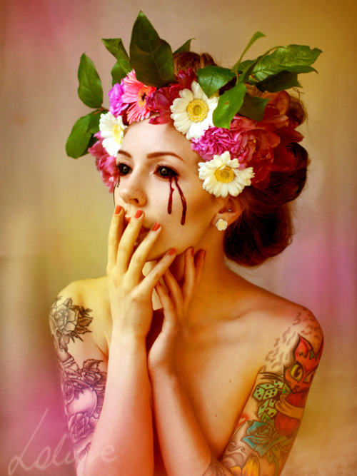 killer-kl0wns:  morbidcupcakes:  ianbrooks:  Macabre Makeup by Miss Lakune They say beauty is in the eye of the beholder, though sometimes it’s just an empty socket. Lakune’s elaborate makeup designs must surely resemble the kind of looks tormented
