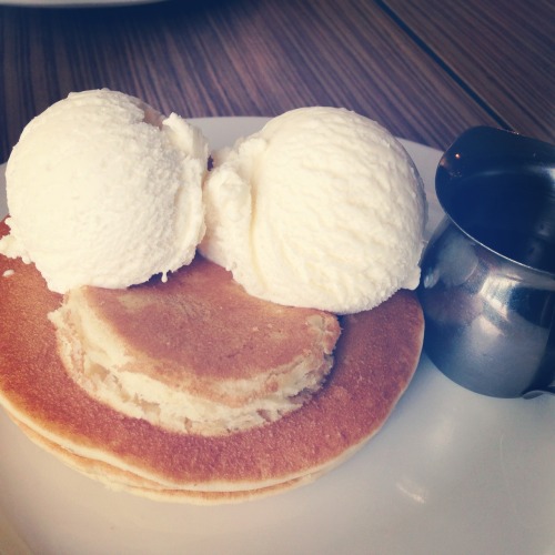 v-anilla–daisies:  aquarific:  Pancakes aw yis ❤  more rosy posts here ♡ ♡