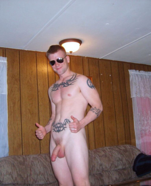 naked-straight-men: funnakedguys2: Thumbs up for sure! ;)