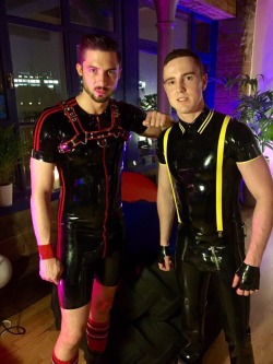 gayboykink:  2manykinks:  JP Dubois in all his rubber glory.  Holy crap, they look amazing! &lt;3