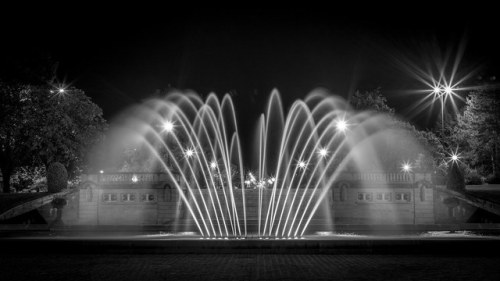 Limoges - B&W fountain by billbaroud87 Fountain at night flic.kr/p/p71gQ9