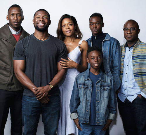 Mahershala Ali, Trevante Rhodes, Naomie Harris, Alex Hibbert, Ashton Sanders and Barry Jenkins photo