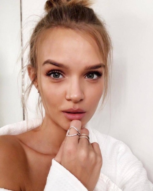 myfavoritevs:  Josephine Skriver