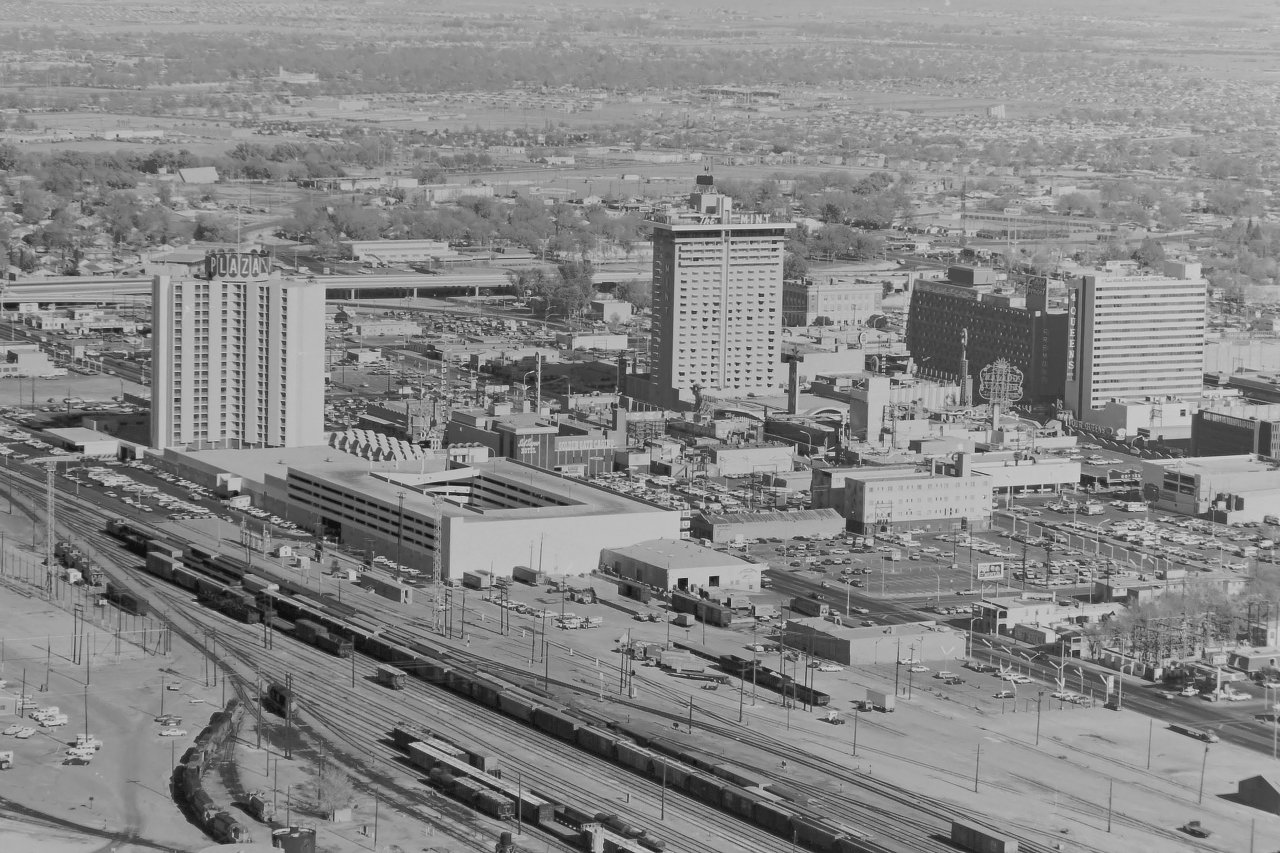 Vintage Las Vegas — Horseshoe, 1990 Photo by Hank deLespinasse