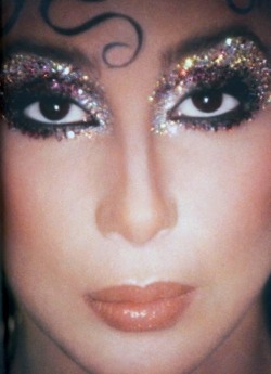 stylingup:Cher as Queen Isabella 