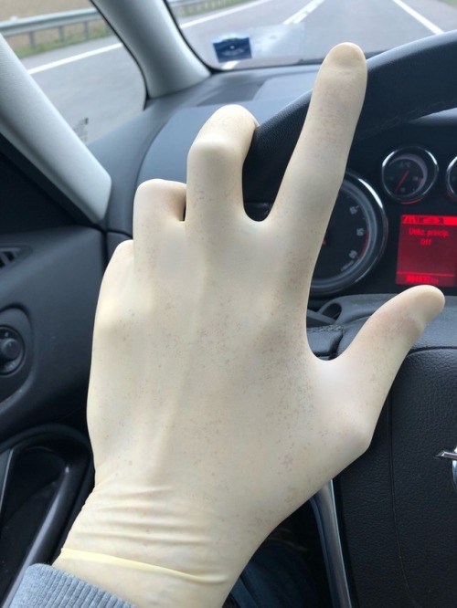 gummax72:Today in latex gloves