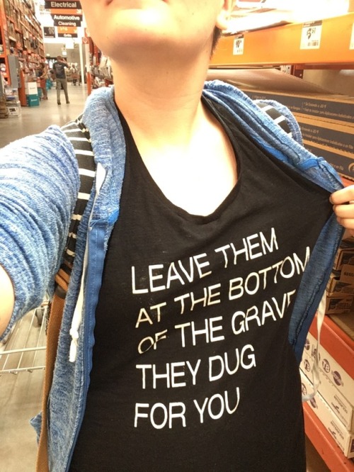 andhumanslovedstories:andhumanslovedstories:There was very old woman in this Home Depot and she shou