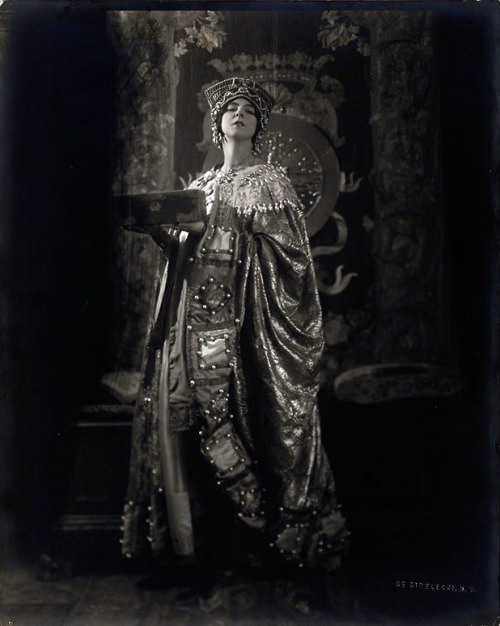 The dancer Ruth St. Denis as Byzantine Empress Theodora by Jean de Strelecki, 1917-18