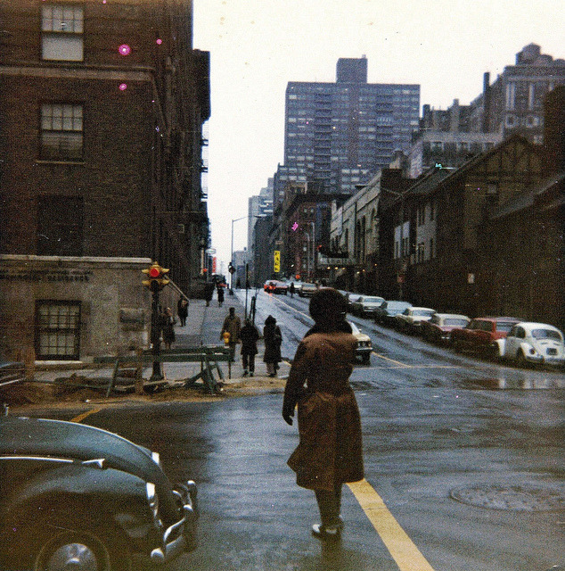 louxosenjoyables:  Manhattan Street and Dude with a fly Fro. Lots of 1970s cars and