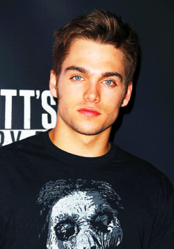 liamsdunbar:  Dylan Sprayberry attends the Knott’s Scary Farm Black Carpet at Knott’s Berry Farm on October 1, 2015 in Buena Park, California. 