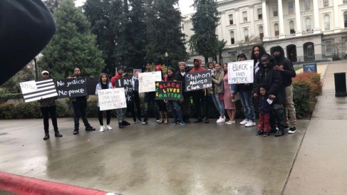 xxsmallsss:If you haven’t already been informed… Stephon Alonzo Clark was fatally shot in Sacramento, California by the SPD. He was shot at 20 TIMES in his own backyard after cops “mistakenly” took his cellphone as a weapon. They first claimed