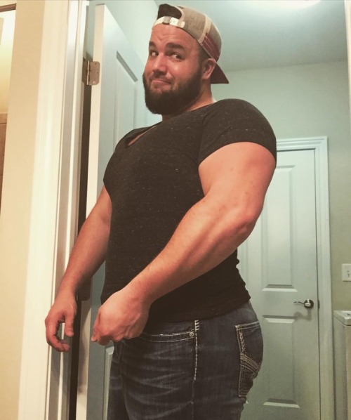gr8bods:www.instagram.com/ohcountryboy/ Sexy thick man