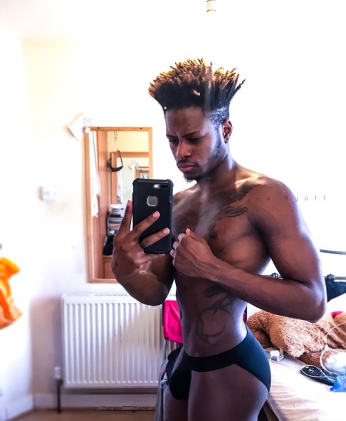 nejhe:  AfterWorkOutSelfie 🤳🏾 for January and February   IG/Twitter @NejheRyutt SnapChat @TheeKingRebel Kik @ Nejhe  YouTube.com/SuperPosterBoy