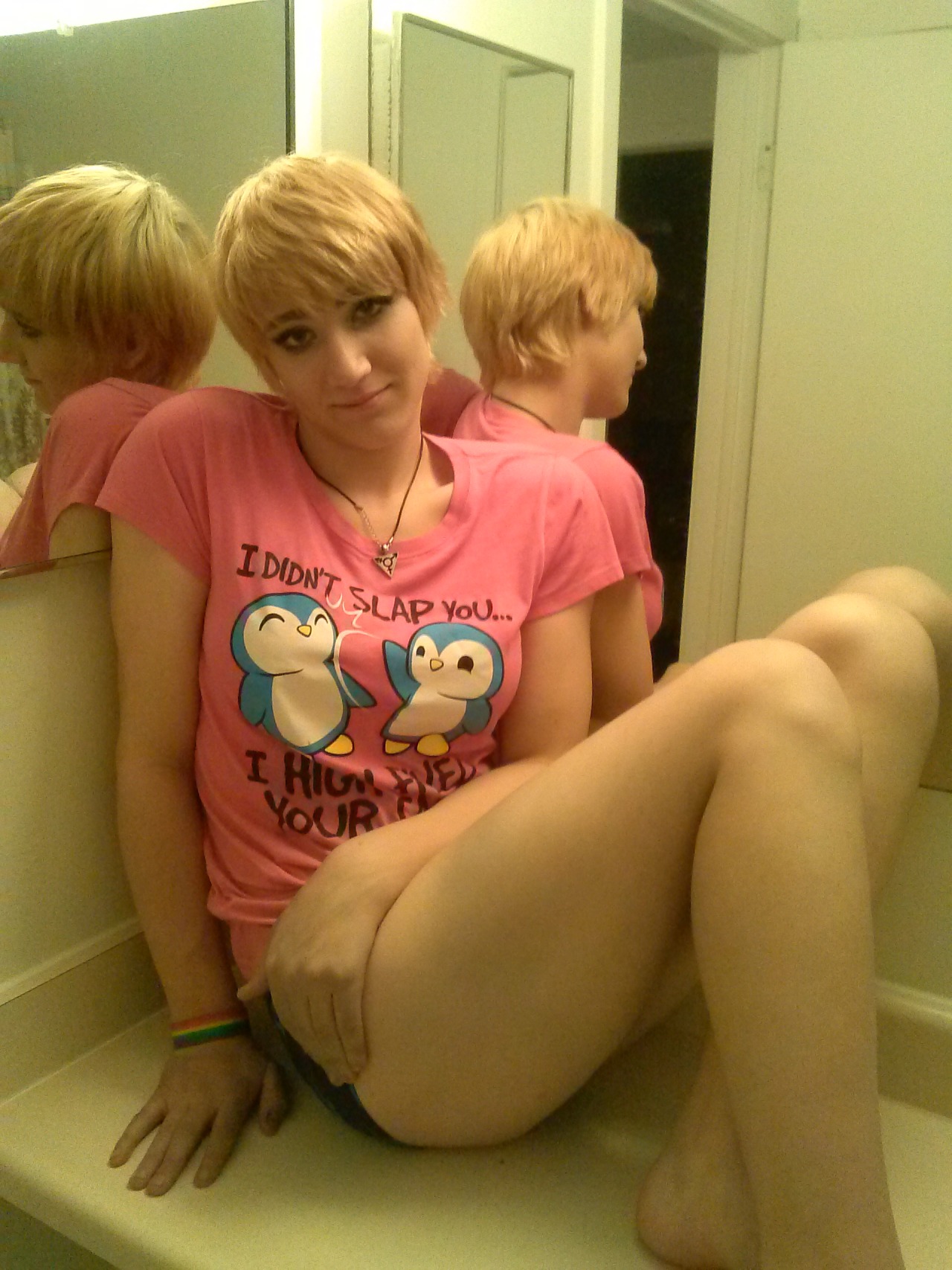 horny-trap-littlesissy-femboy:  Come on over, I want it.  