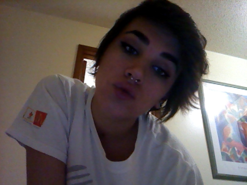 sceneybopper:  pixie babe
