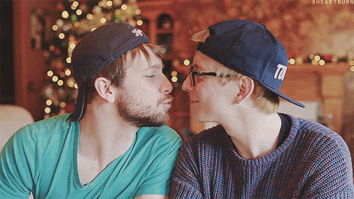 theslaycademy:it-is-carolina:Tyler Oakley + Youtubers + Kissing I think it’s safe to say he&rs