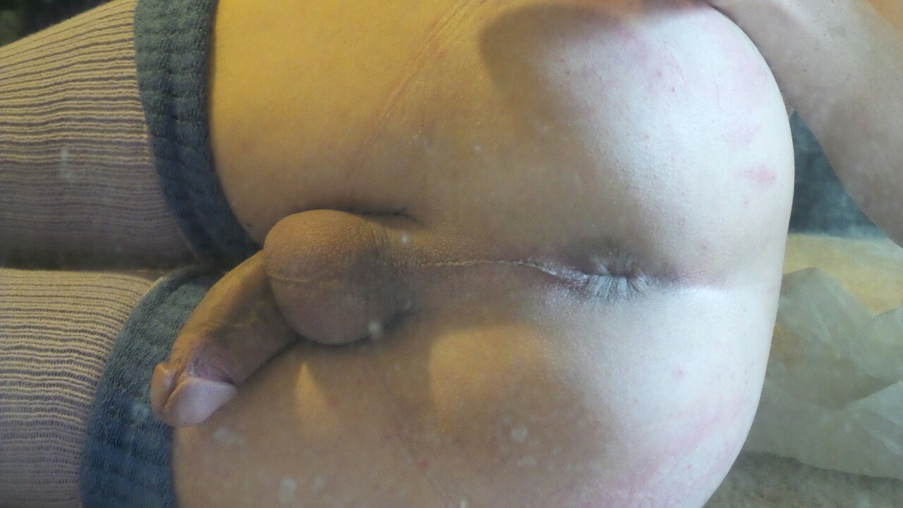 daddyswolfbrat:  I got caned, whipped and paddled last night :) finally. Yay! Nakie