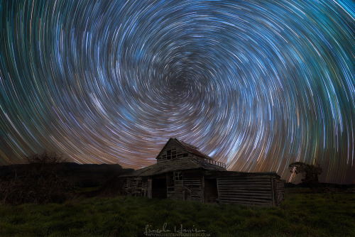 spinningblueball:Star Trails By Lincoln Harrison