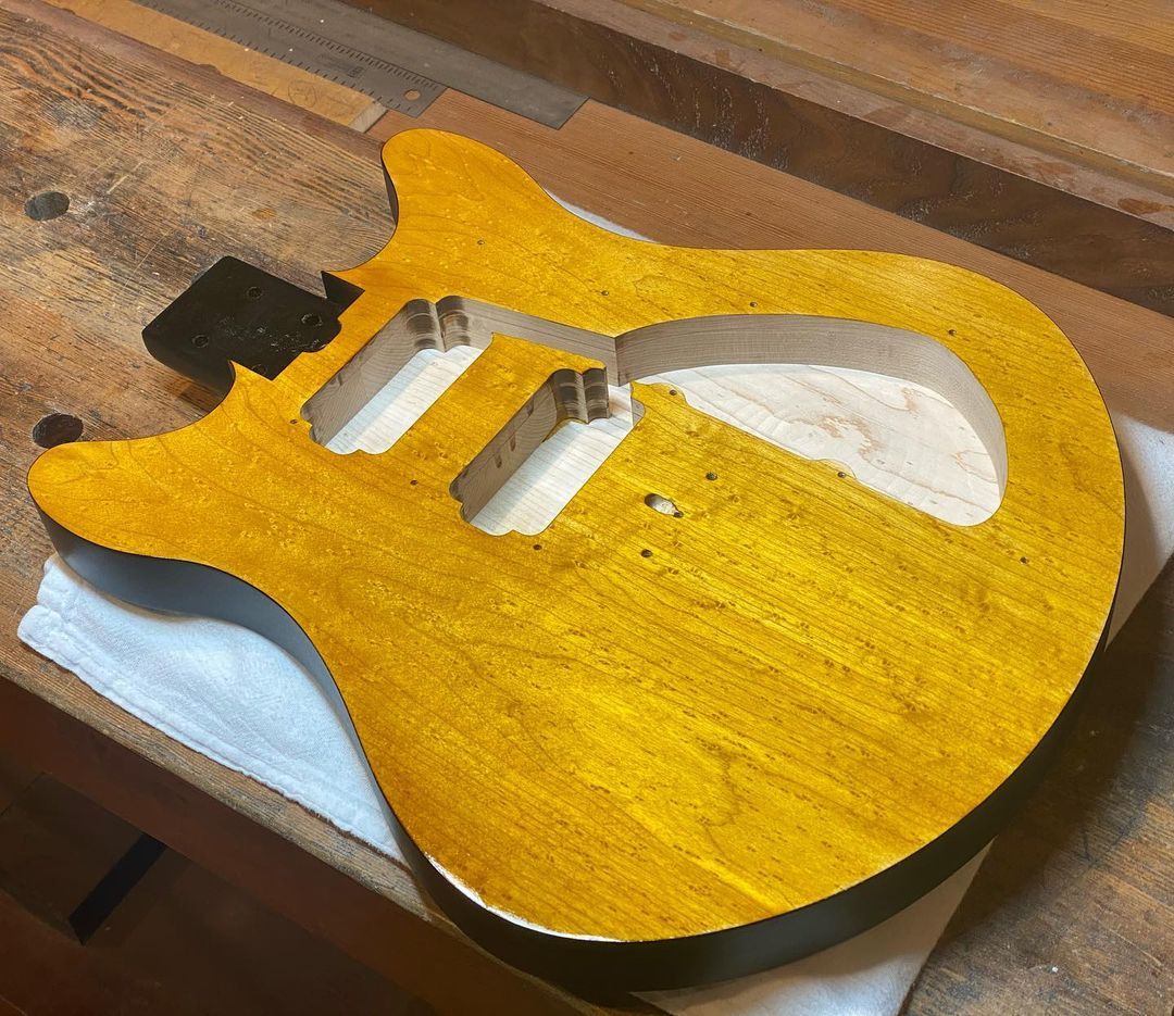 Ruby shellac finish for this Birdseye maple top. 🍁 #wood #woodworking #birdseye #maple #shellac #workslow #getzen (at Edmonds, Washington)
https://www.instagram.com/p/CPnu3uCgR8S/?utm_medium=tumblr